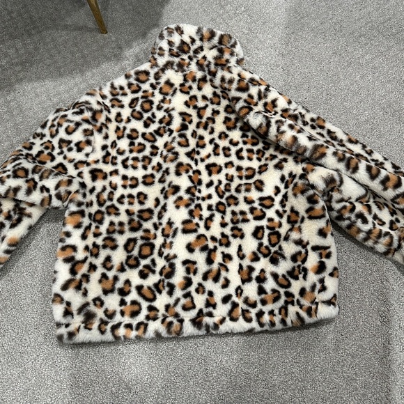 cheetah print fuzzy zip up - Picture 2 of 3